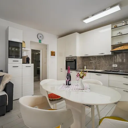Anna House With Umag