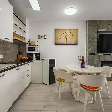 Anna House With Apartment *