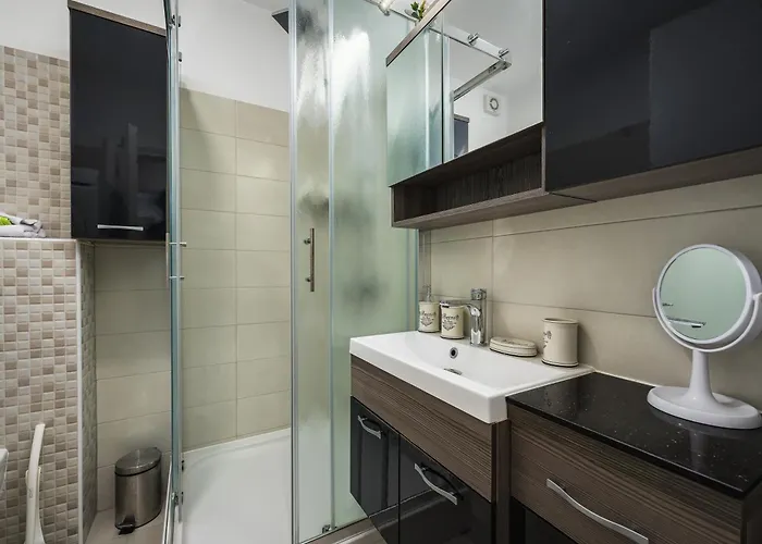 Anna House With Umag