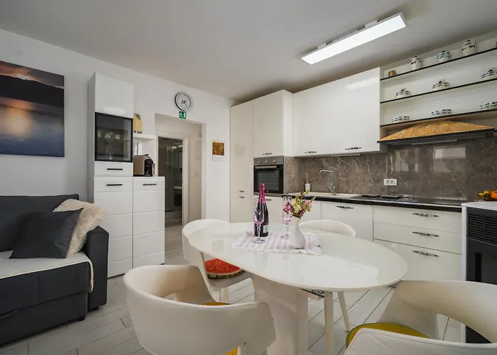 Anna House With Umag